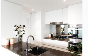 Гостиница RNR Serviced Apartments North Melbourne  Мельбурн